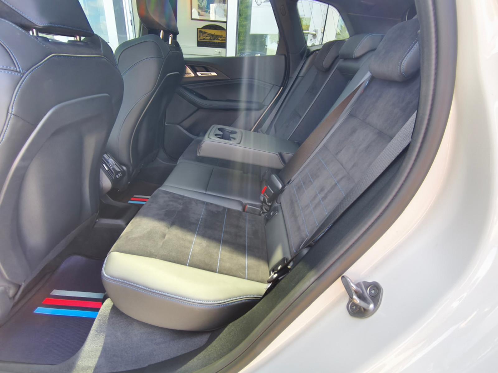 BMW 223 i xDrive*M-Sport*AHK*LED*Pano*Navi*Kamera*