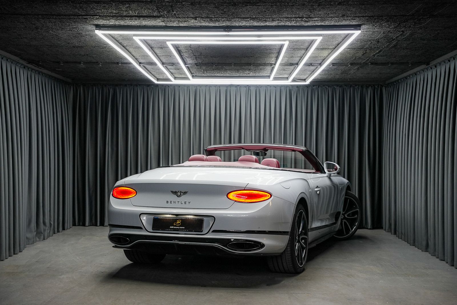 Fahrzeugabbildung Bentley Continental GTC 100years FirstEdition W12 CARBON