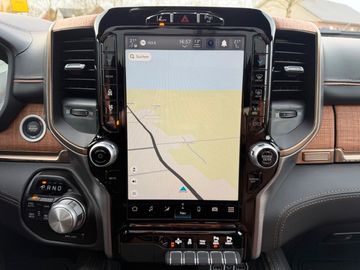 Bild 41 Dodge RAM 5,7l HEMI Longhorn AHK Luftfahrwerk 4x4