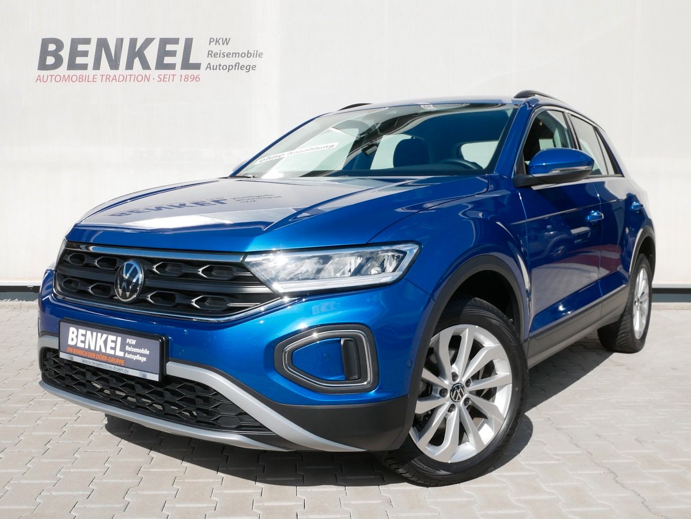 Fahrzeugabbildung Volkswagen T-Roc 1.5 Life NEU40T Standheiz SHZ LED Klimaaut
