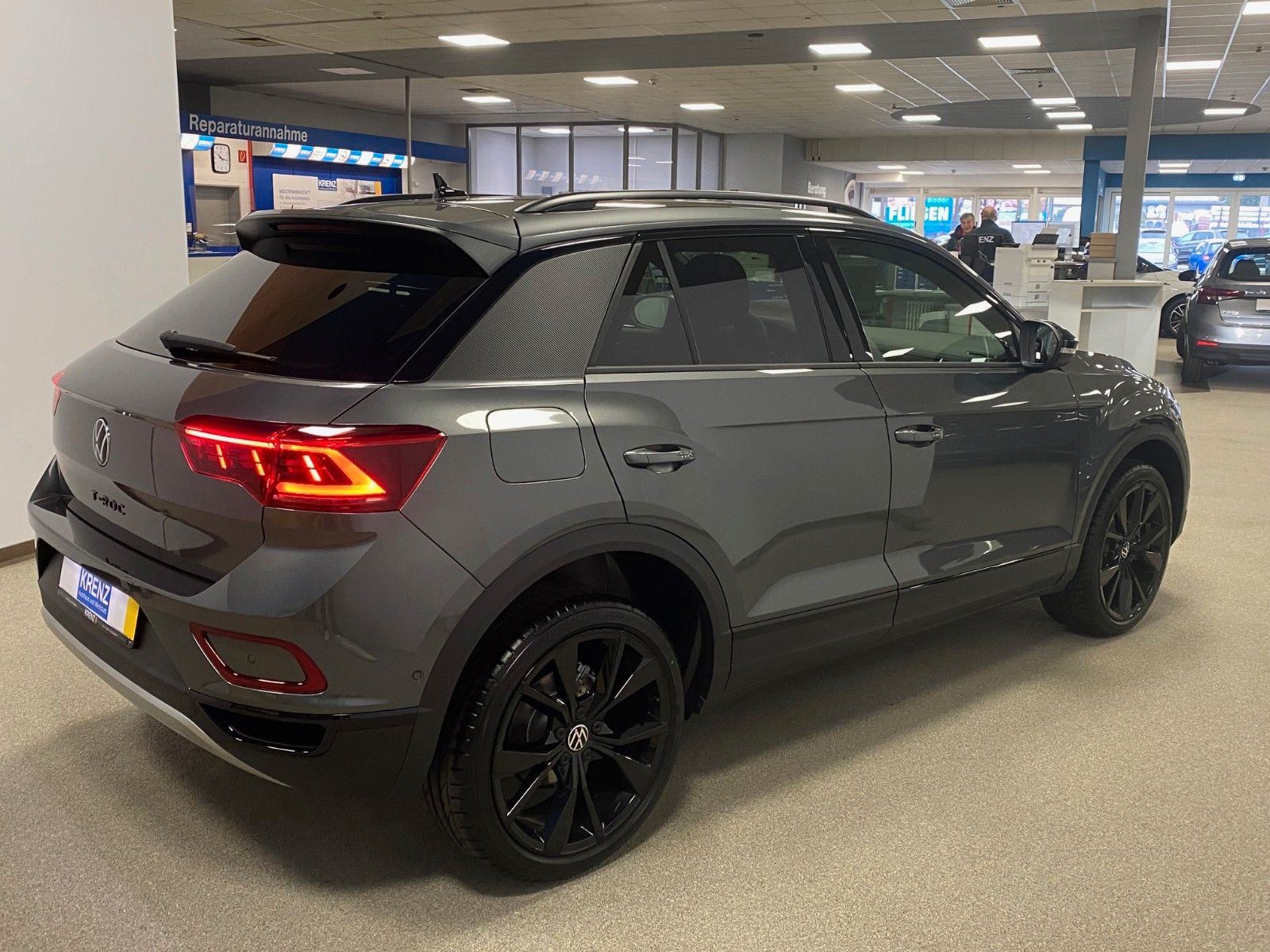 Fahrzeugabbildung Volkswagen T-Roc 1.5 TSI DSG+STYLE+PANORAMA+AHK+GARANTIE+BC