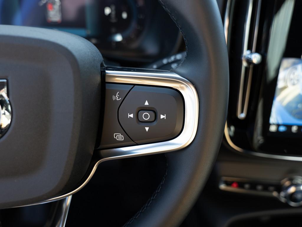Volvo XC40 B3 Plus Dark SHZ LED NAVI MEMORY H/K 360°