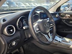 Fahrzeugabbildung GLC 220 d 4Matic EU6d El. Panodach Leder Digital