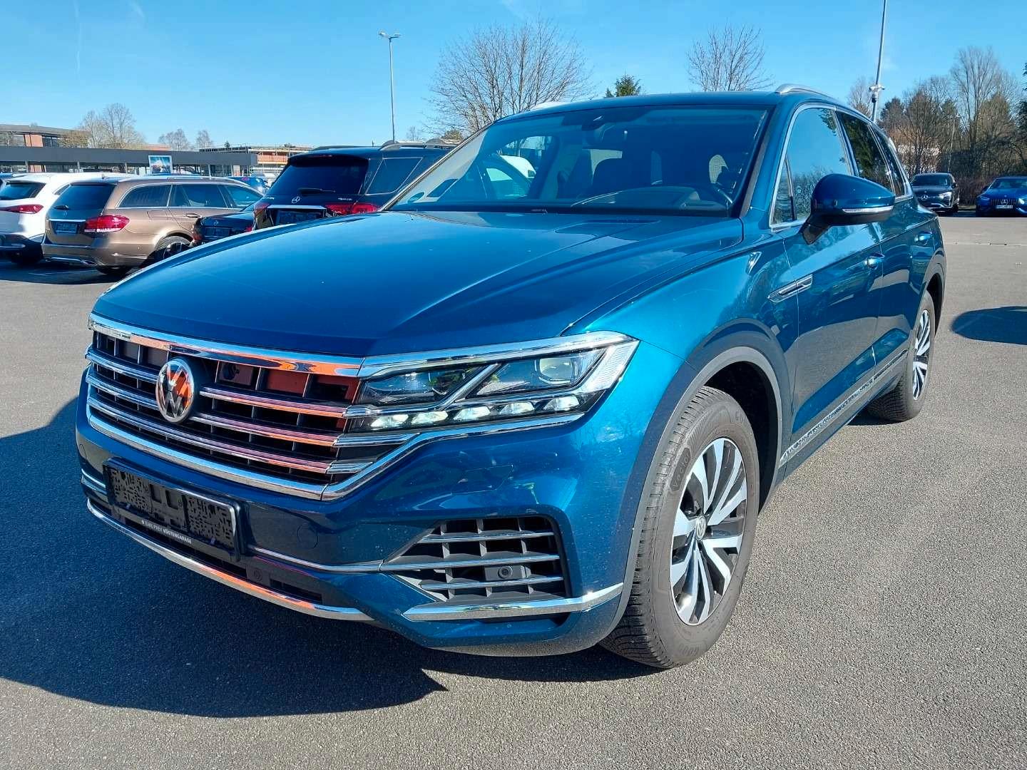 Volkswagen Touareg Elegance 4Motion PANO HuD Luftfd Nachtas