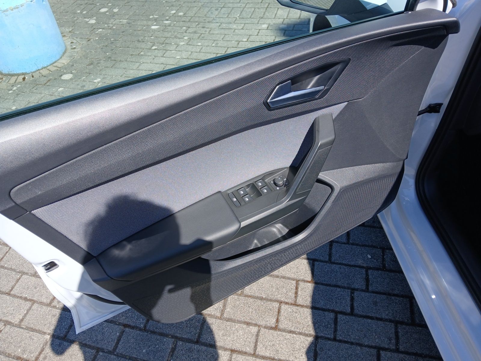 Fahrzeugabbildung SEAT Leon 1.0 TSI Style LED Climatronic GRA PDC SH LM