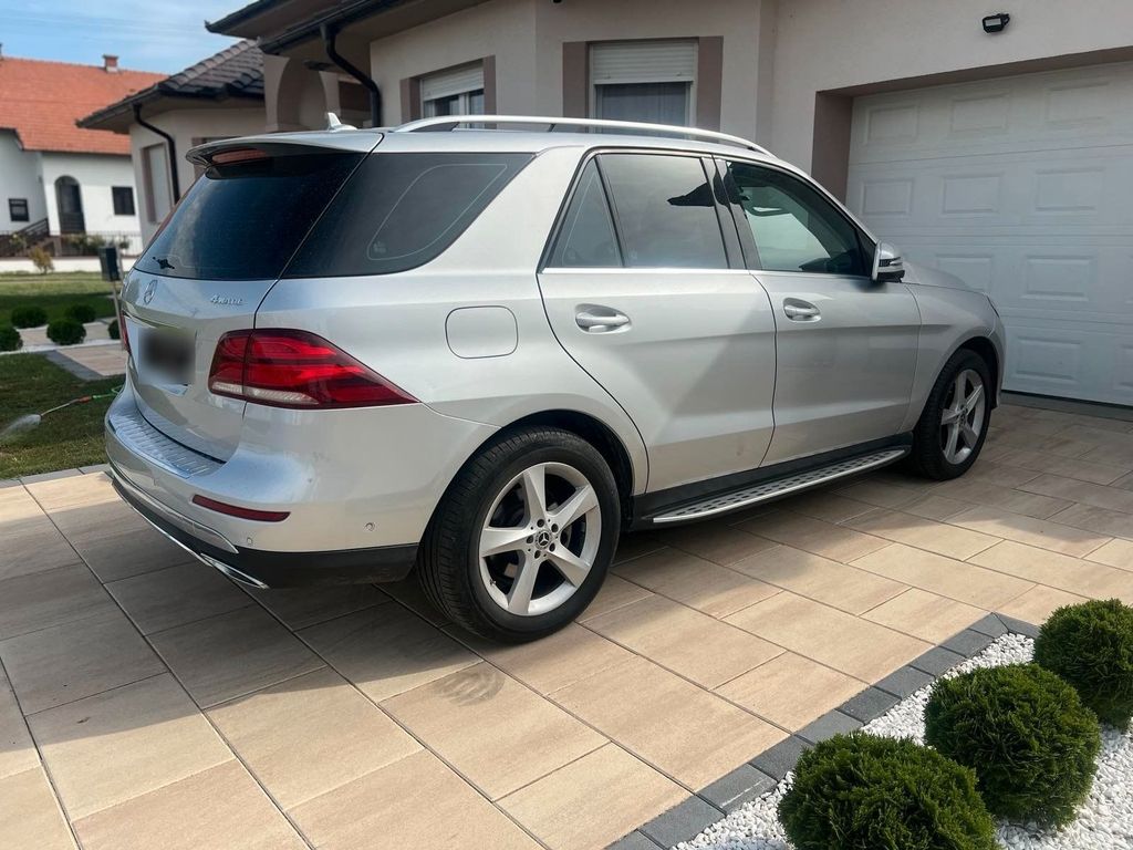 Image of Mercedes-Benz GLE 350
