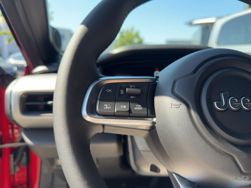 Fahrzeugabbildung Jeep Avenger e-Hybrid ALLWETTER NAVI ELEKTR HECKKL SH