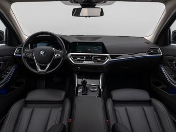 Fahrzeugabbildung BMW 320d xDr Tour Luxury Line AHK HiFI Laserlicht