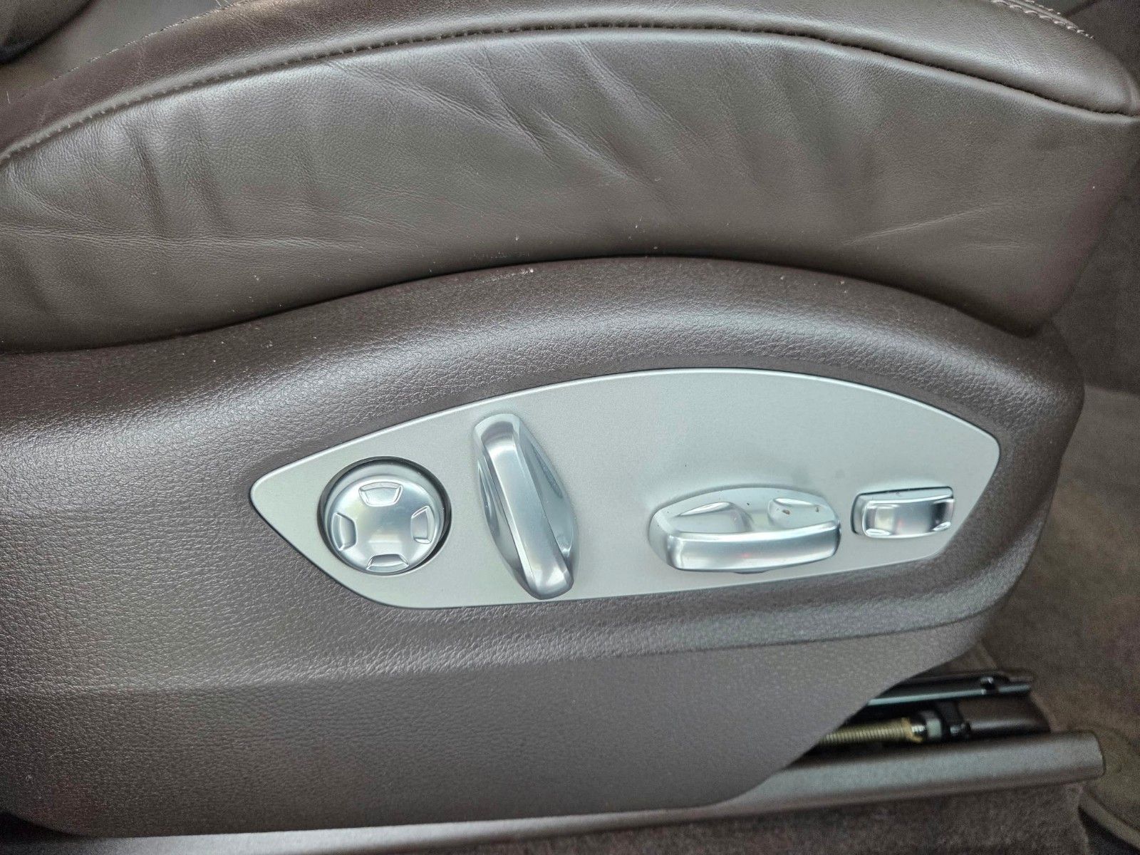 Fahrzeugabbildung Porsche Macan Turbo/Vollaustattung/erst 47000km/1-HD