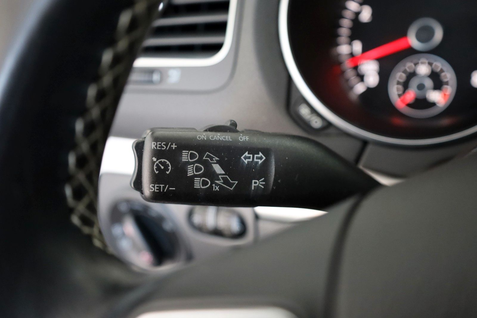 Fahrzeugabbildung Volkswagen Golf VI Cabriolet Cup Navi,SH,Kamera,PDC,SR+WR