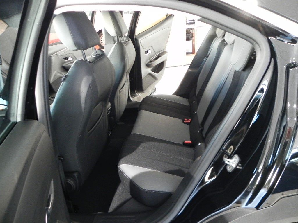 Fahrzeugabbildung Opel Mokka 1.5D ELEGANCE LED/17"ALU/KAMERA/SHZ/LHZ