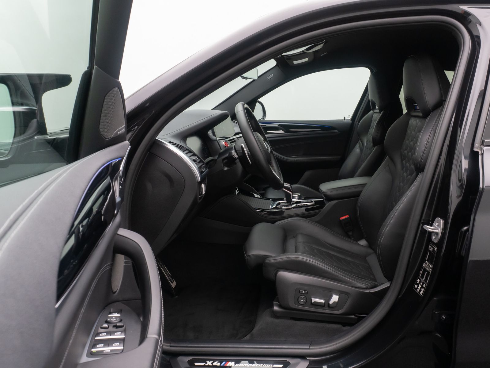 Fahrzeugabbildung BMW X4 M Competition 360° DAB Komfort HUD H/K 21Zoll