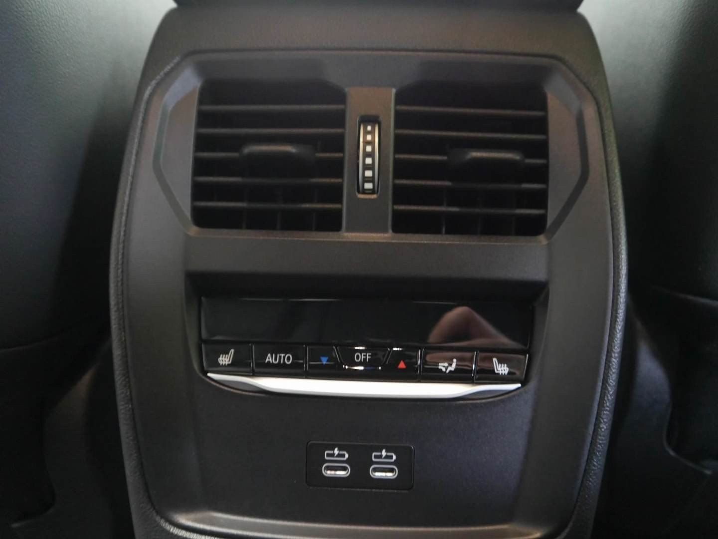 Fahrzeugabbildung BMW i4 xDrive40 M Sportpaket Pro, Glasdach, Touring