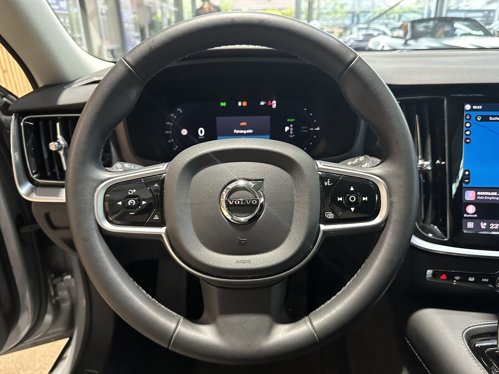 Volvo V60 Plus Dark Plug-In Leder R.Cam Memory AHK AWD foto 16