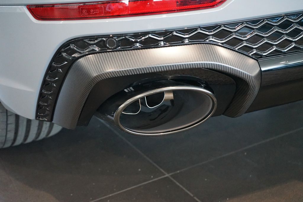 AUDI RSQ8 performance | B&O Advanced | Carbon | 305 AUDI RSQ8 performance | B&O Advanced | Carbon | 305