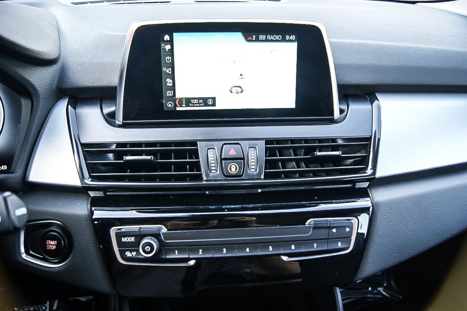 Fahrzeugabbildung BMW 225 xe Active Tourer Aut ADVANTAGE PDC SHZG NAVI