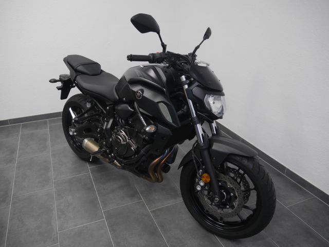 Yamaha MT 07  //Schwarz// 9000 KM