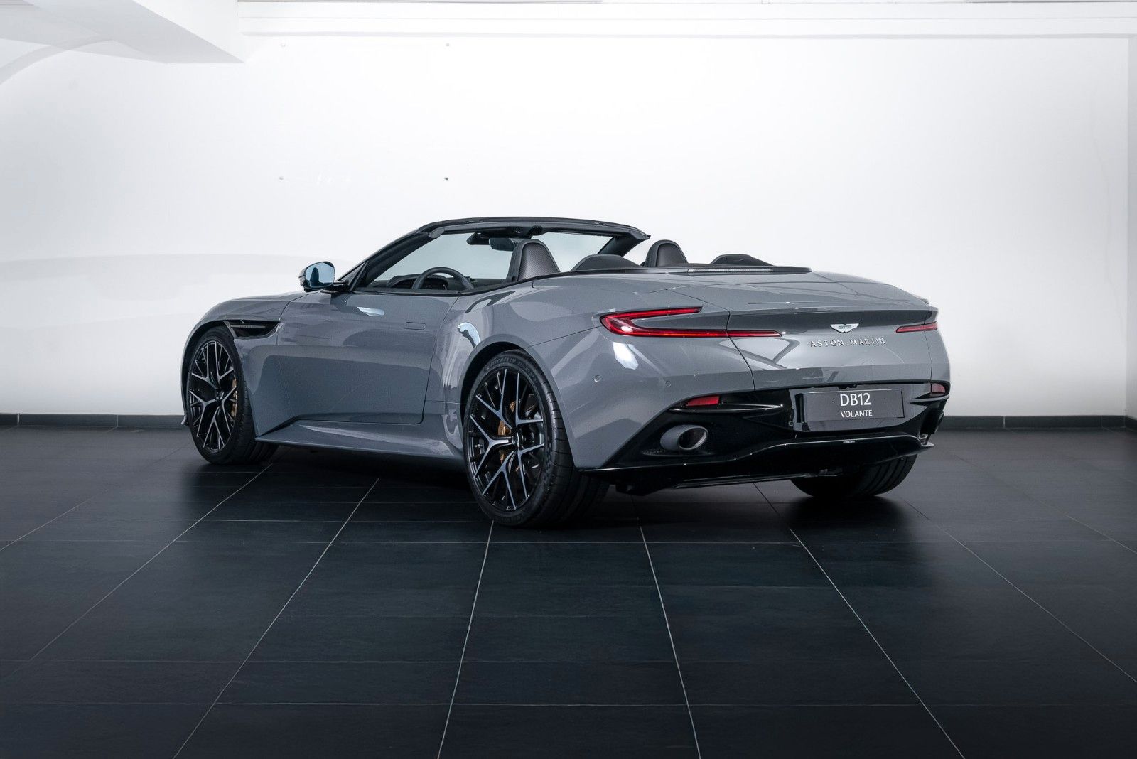 Aston Martin DB12 4.0 V8 Volante imagem 3