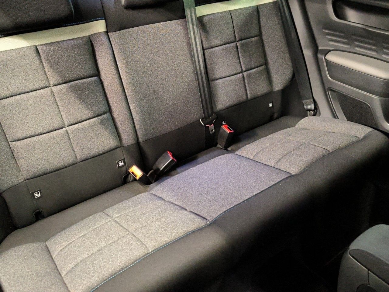 Fahrzeugabbildung Citroën C4 Cactus Shine Panoramadach Kamera uvm.