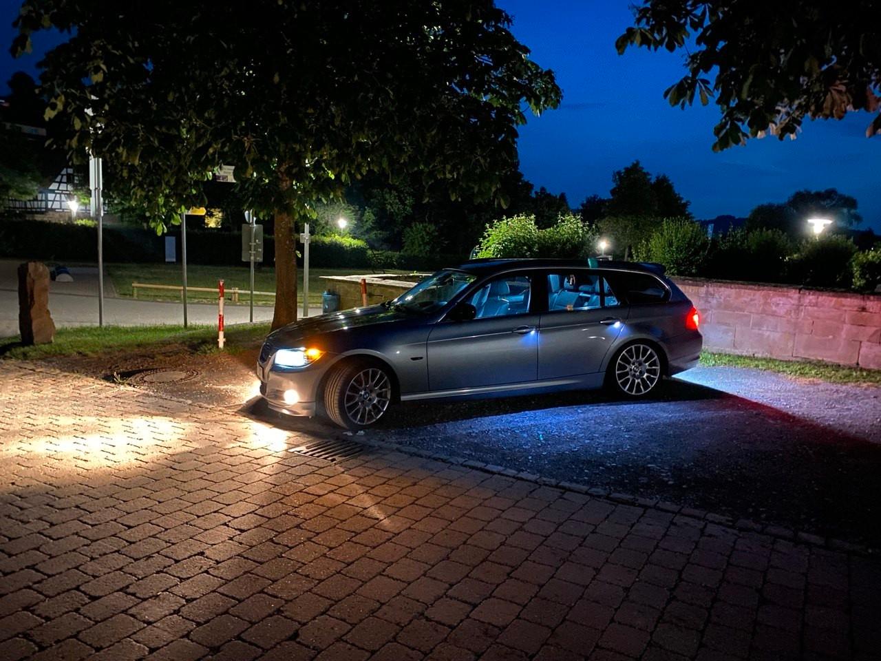 BMW 320 2011 — photo 5