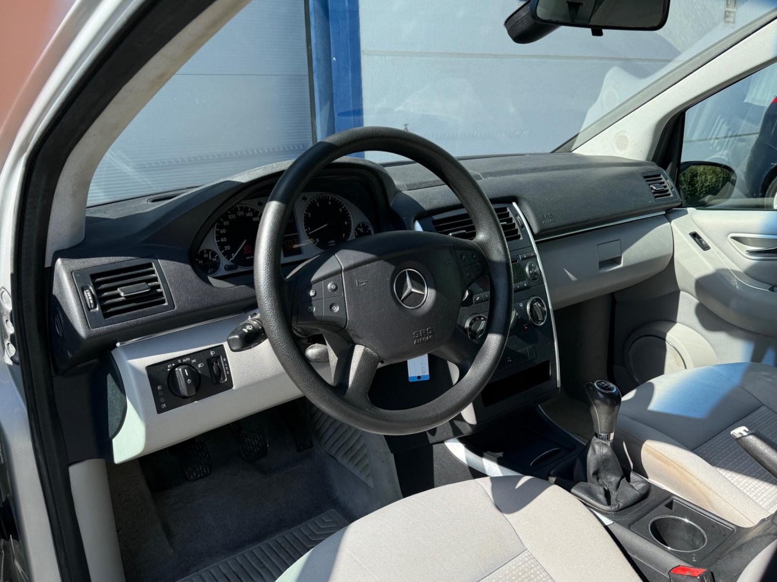 Mercedes-Benz B170 2005 — photo 14