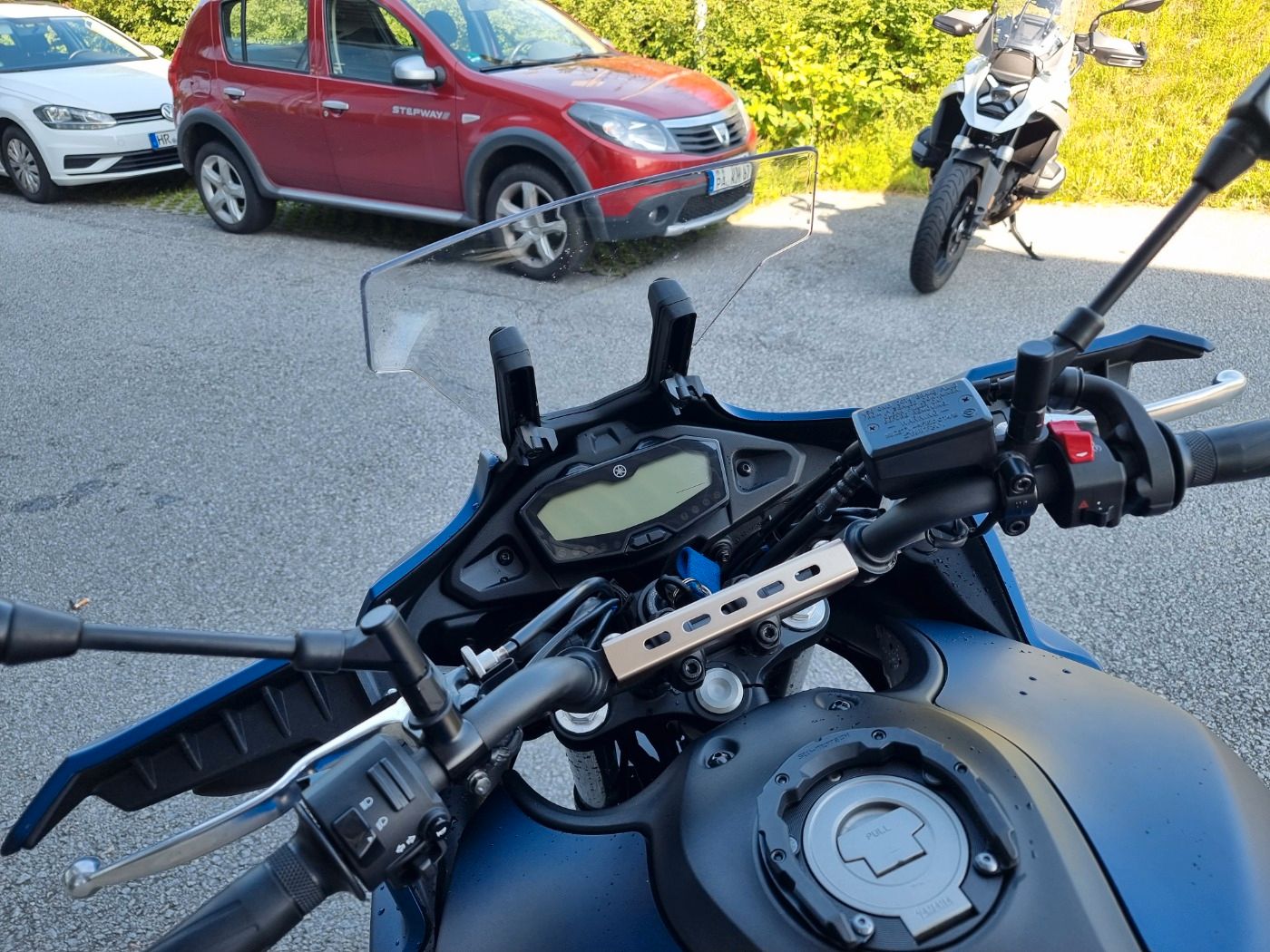 Fahrzeugabbildung Yamaha Tracer 700 kurzer KZH Seitenständervergrößerung