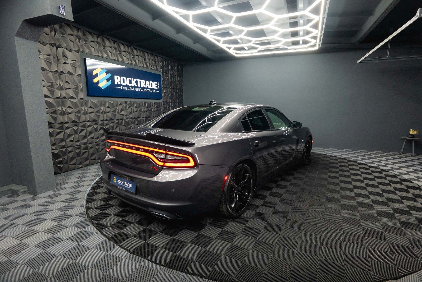 Fahrzeugabbildung Dodge Charger 5.7 V8 HEMI R/T+ Full Options *ACC*LED*