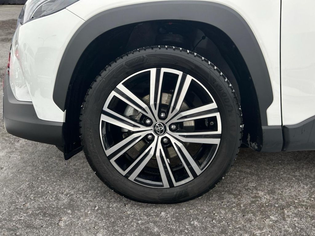 Fahrzeugabbildung Toyota Corolla Cross Hybrid 1.8 VVT-i Team Deutschland