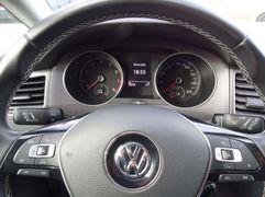 Fahrzeugabbildung Volkswagen Golf Sportsvan Lounge BMT/Start-Stopp *AHK / NAV