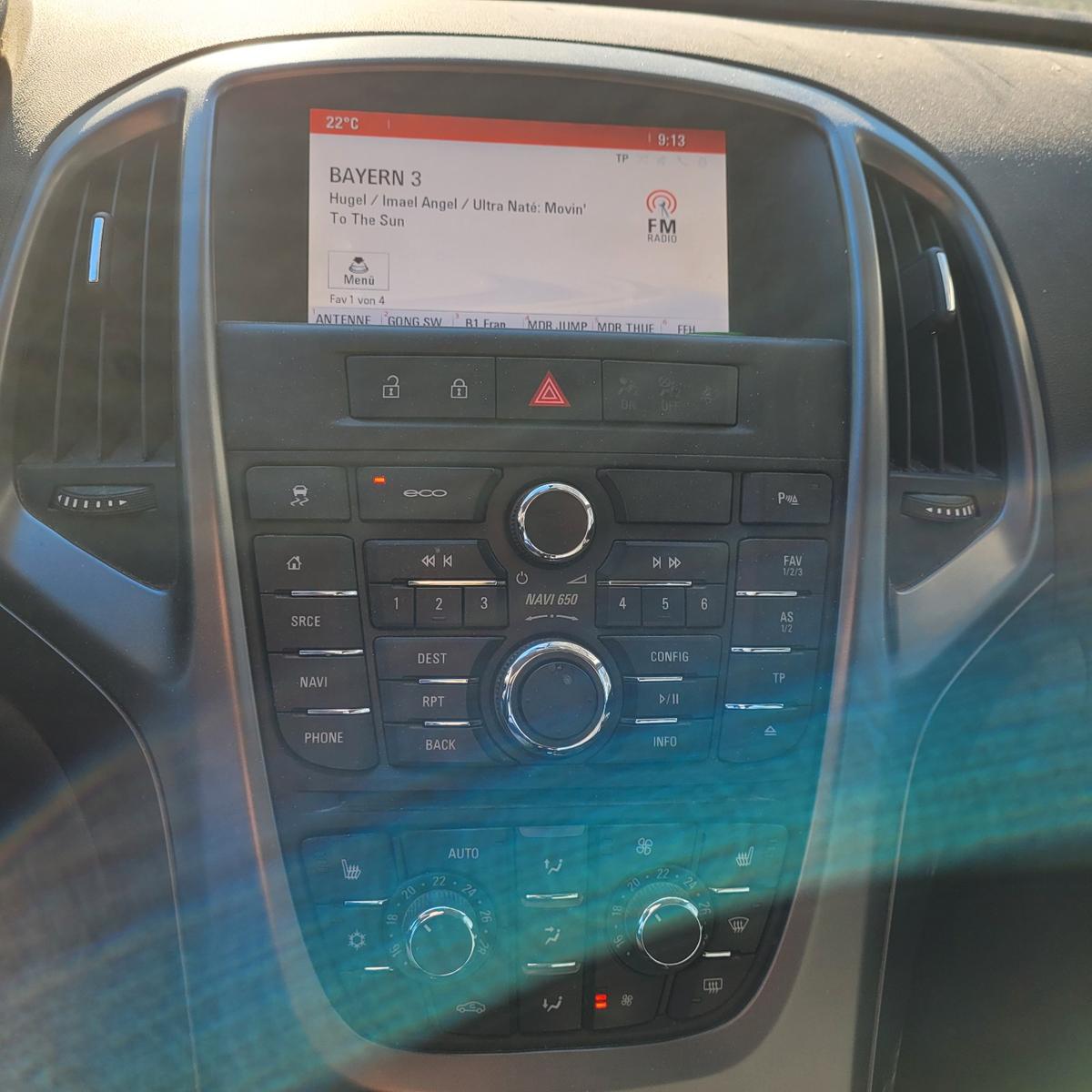 Opel Astra 2014 — photo 7