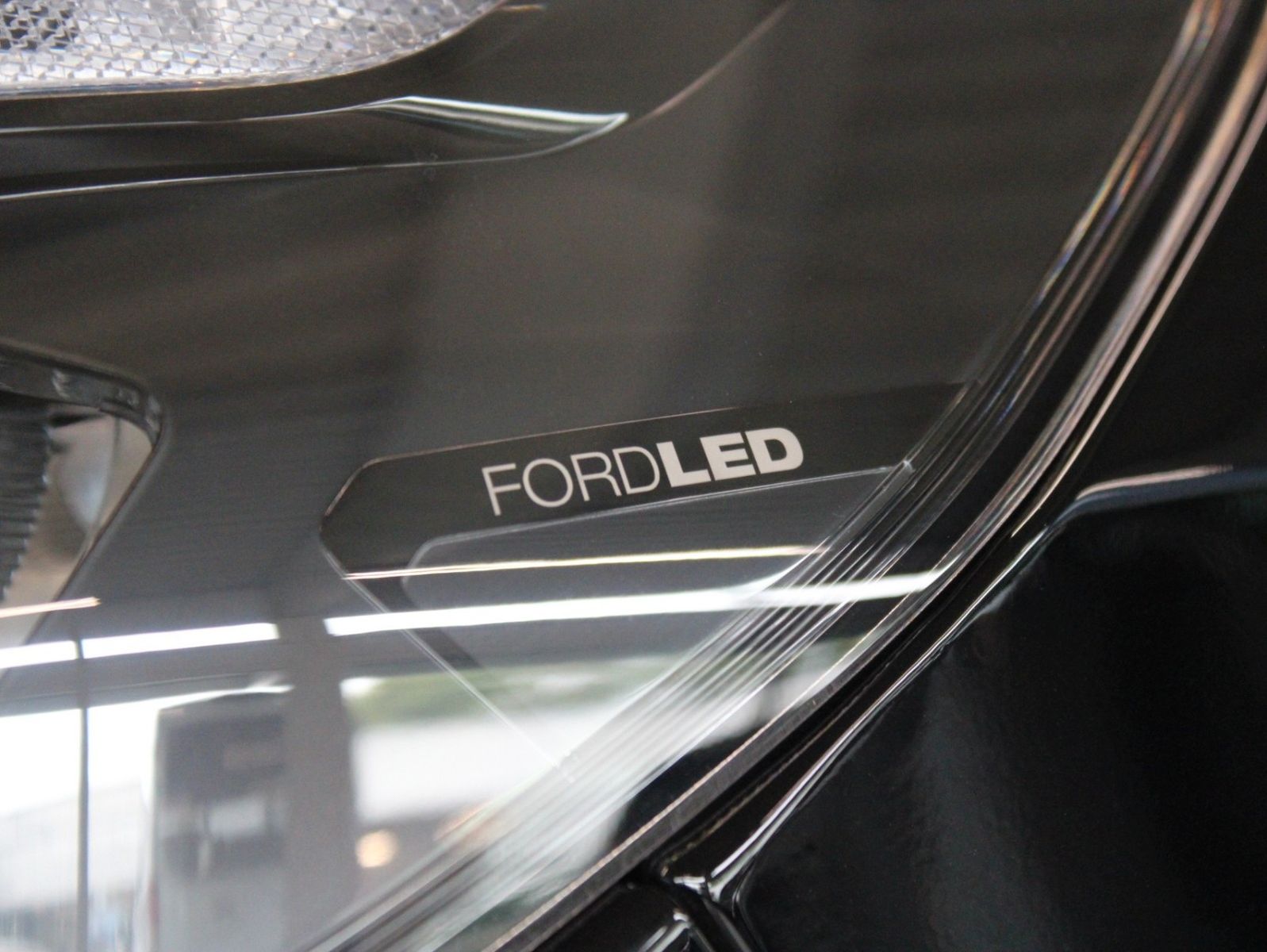 Fahrzeugabbildung Ford NUGGET L2 Titanium MARKISE + Aufstelldach SOFORT