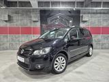 Volkswagen Touran Highline *AHK*BI-XENON*PANO*STANDHEIZUNG - Volkswagen Touran mit Diesel-Antrieb: Leder, Schiebedach