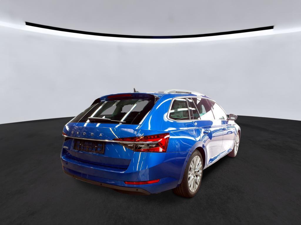 Skoda Superb 2023 г. Синий, пробег 49982 км