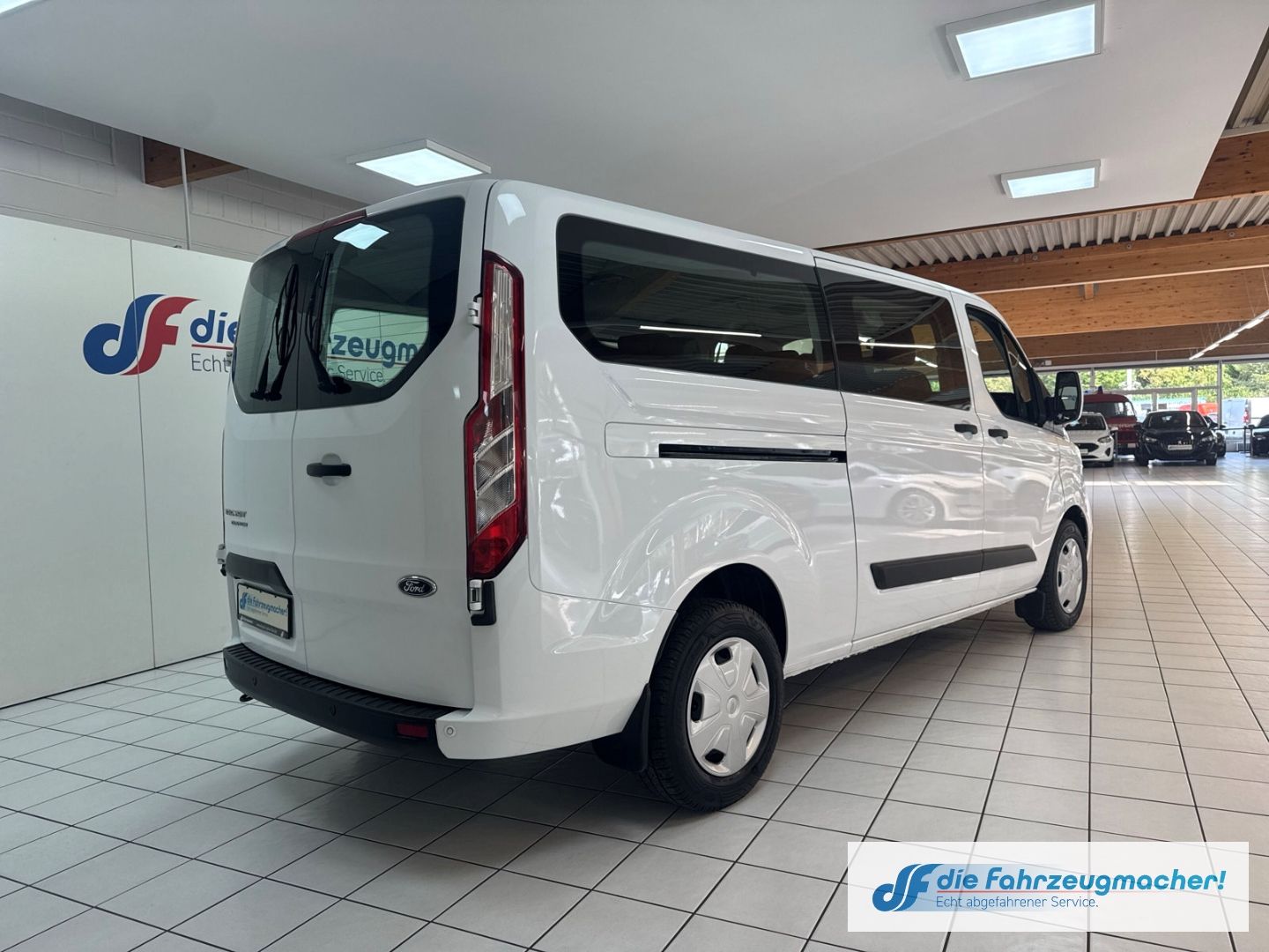Fahrzeugabbildung Ford Transit Custom 320 L2 Trend 2.0 TDCi Dyn. Kurven