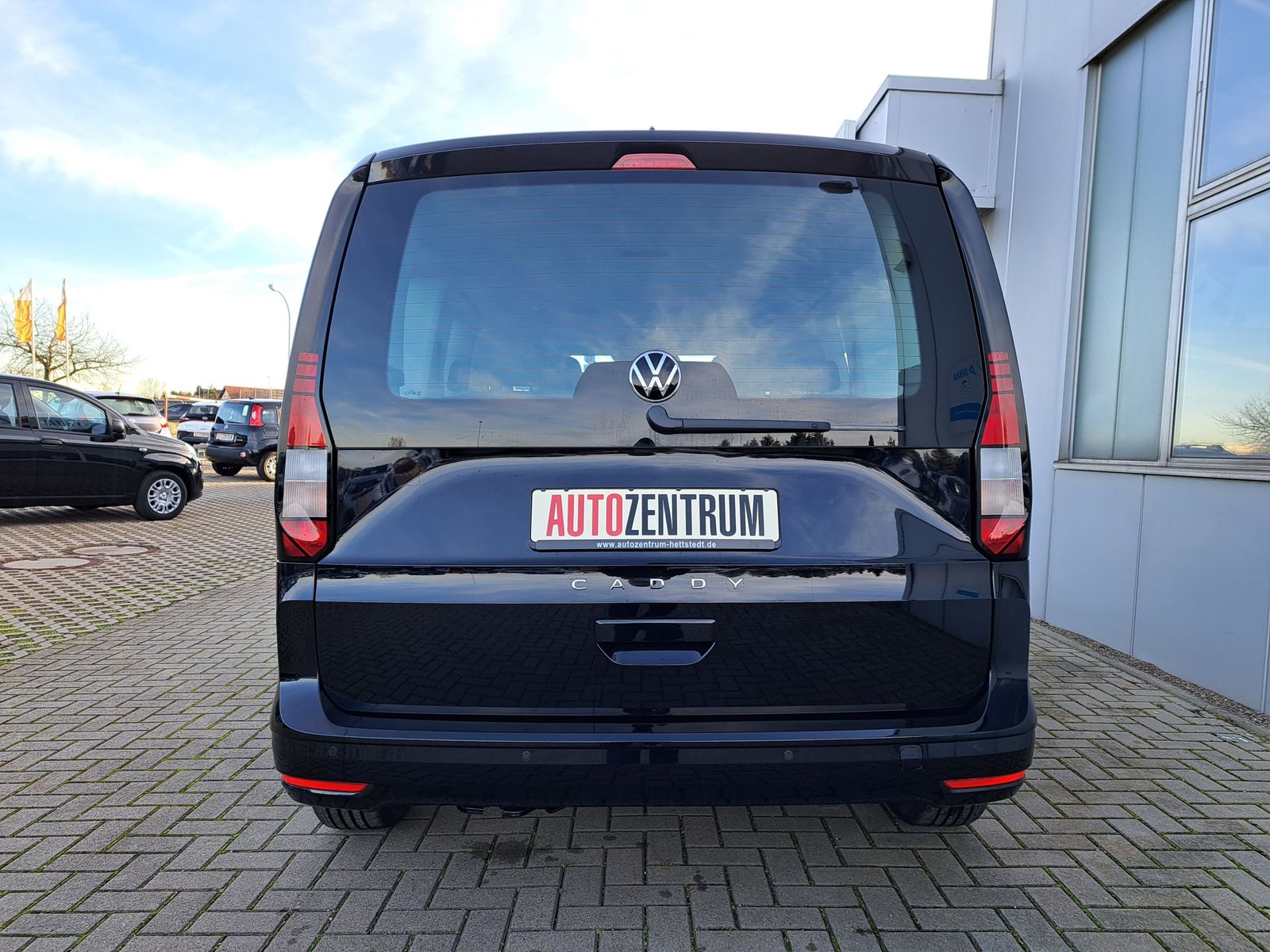 Fahrzeugabbildung Volkswagen Caddy 1.5 TSI WINTERPAKET PDC 5-JAHRE-GARANTIE