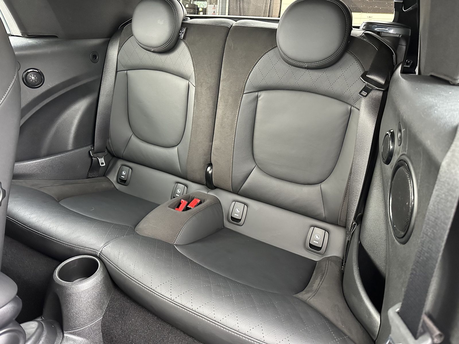 Fahrzeugabbildung MINI John Cooper Works Cabrio Sport-Aut. NAV+LED+KAM