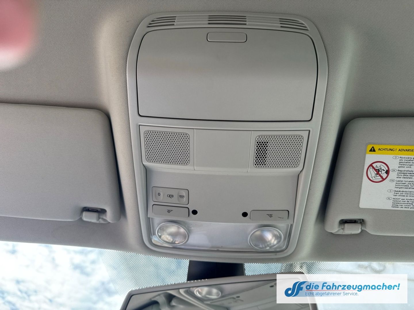 Fahrzeugabbildung Volkswagen Passat Variant Highline Navi Leder *EXPORT