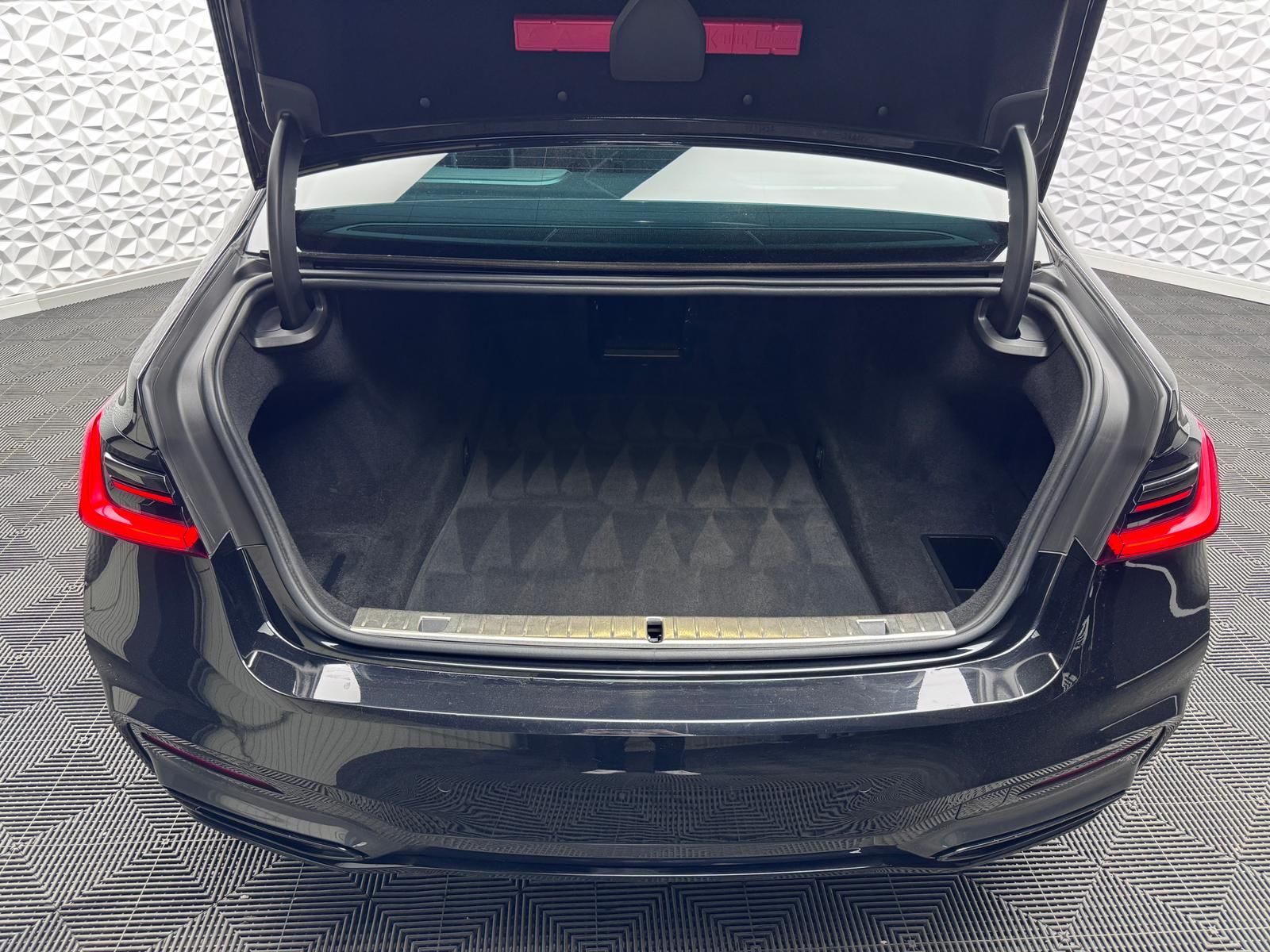 Fahrzeugabbildung BMW d XDRIVE/M-PAKET/H&K/STHZG/AHK/MASSAGE/KEY/360°