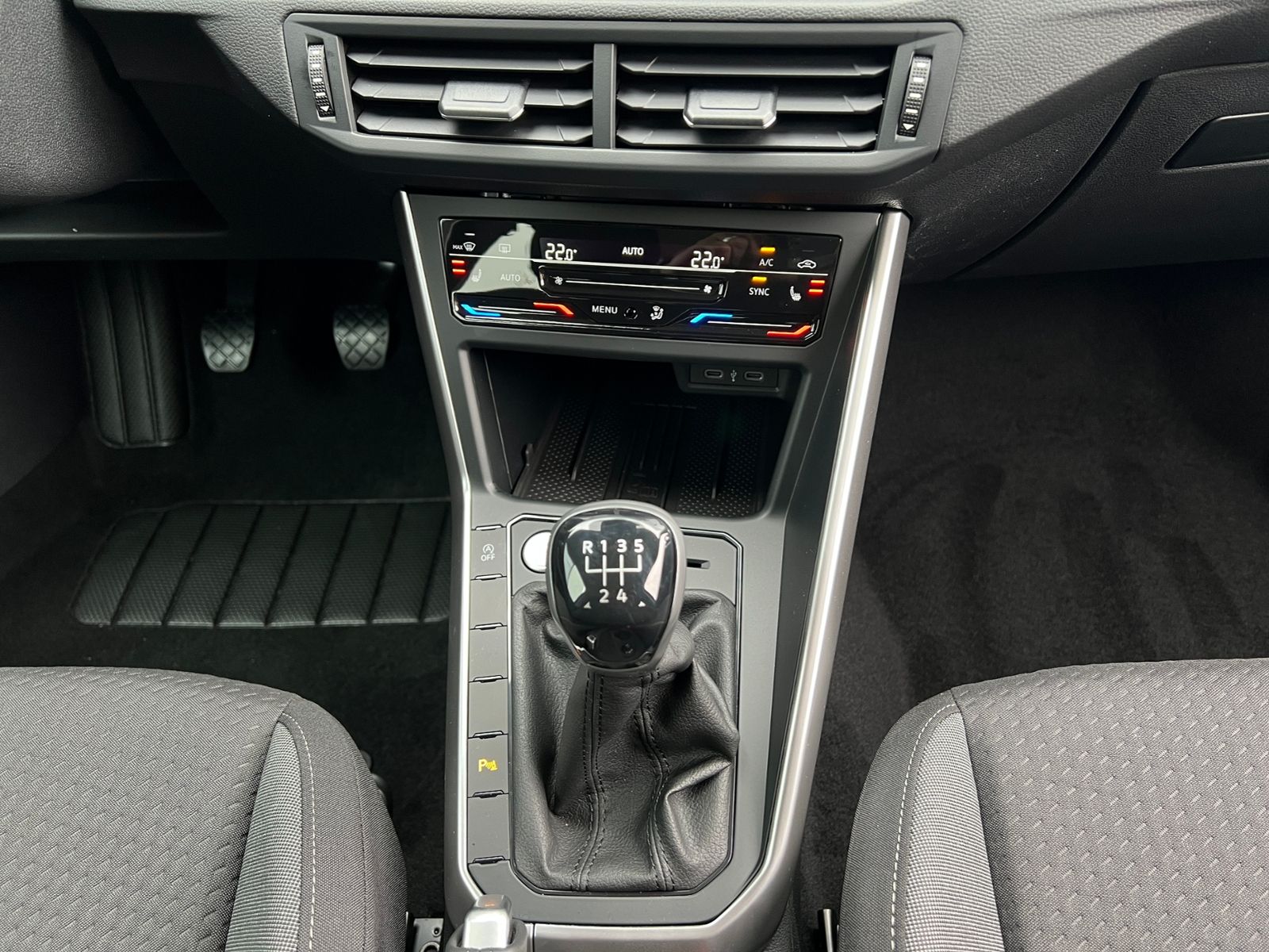 Fahrzeugabbildung Volkswagen Taigo Life 1.0 TSI *IQ.Light, Ready2Discover, Ka