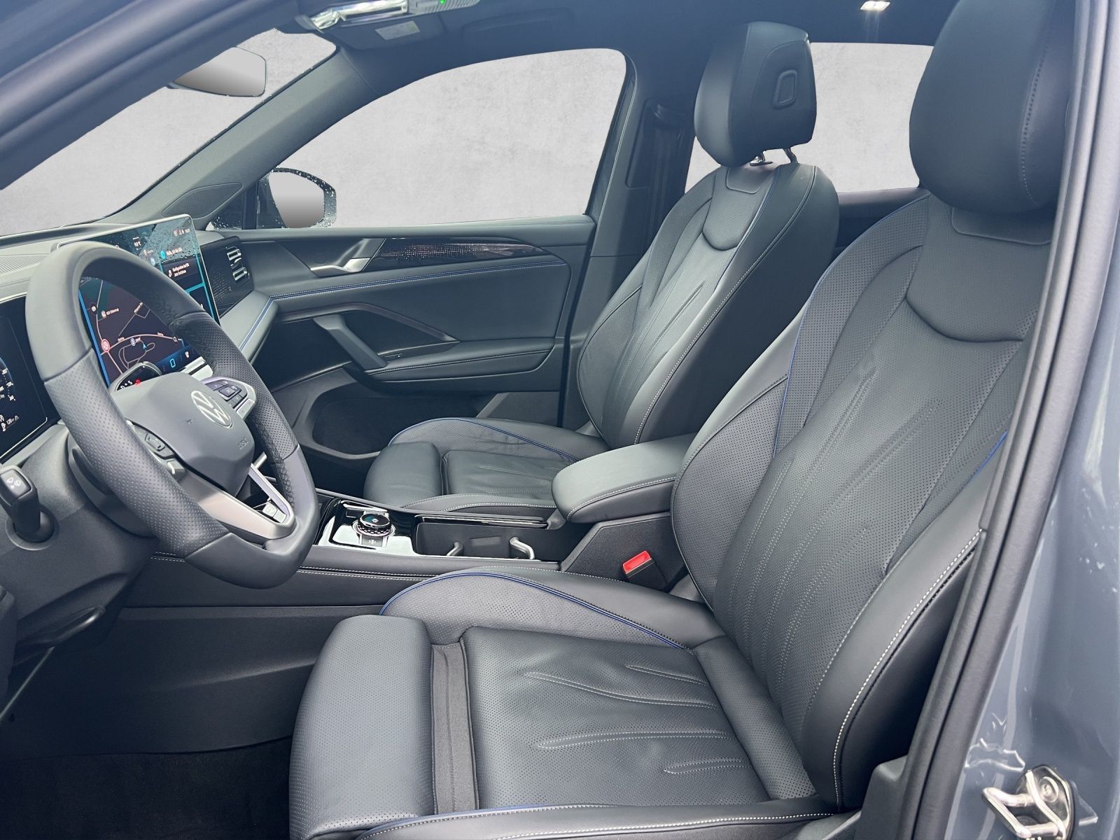 Tiguan R-Line 2.0 TDI DSG 4M AHK*Navi**Pano*Blac