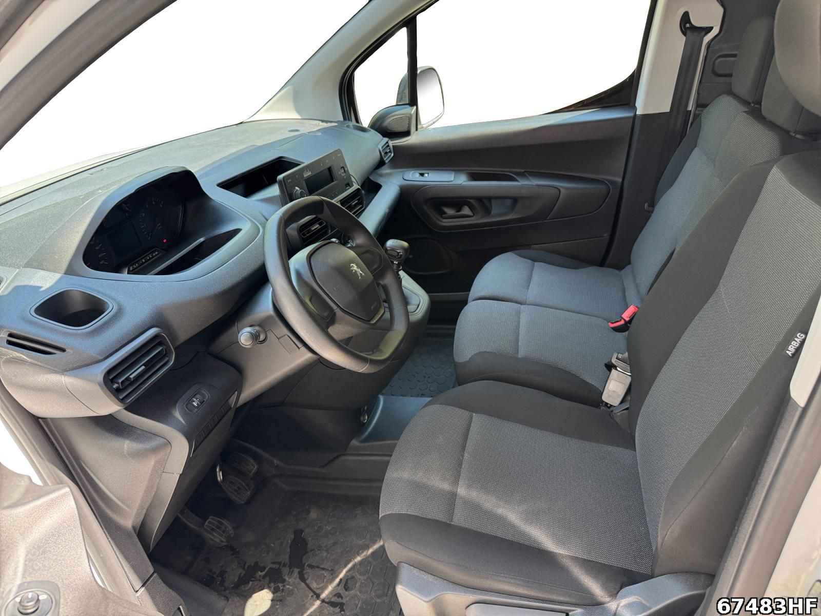 Fahrzeugabbildung Peugeot Partner 1.2 PureTech 110, Pro L1