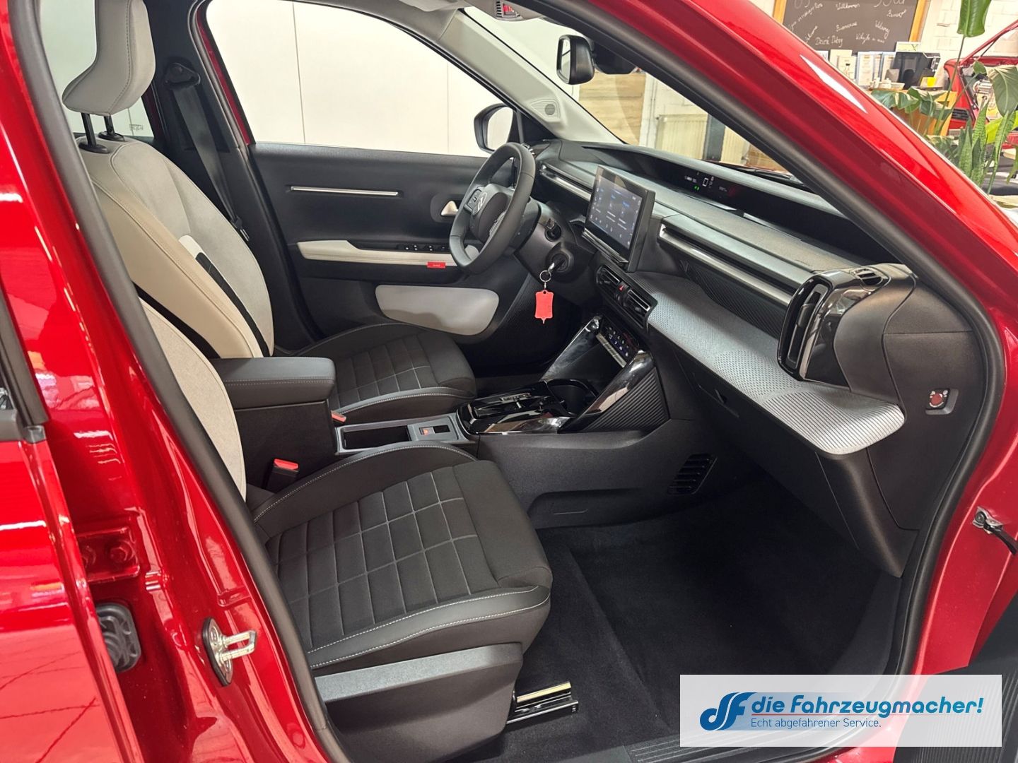 Fahrzeugabbildung Citroën C3 E 113 MAX HUD Navi Soundsystem LED Apple CarP