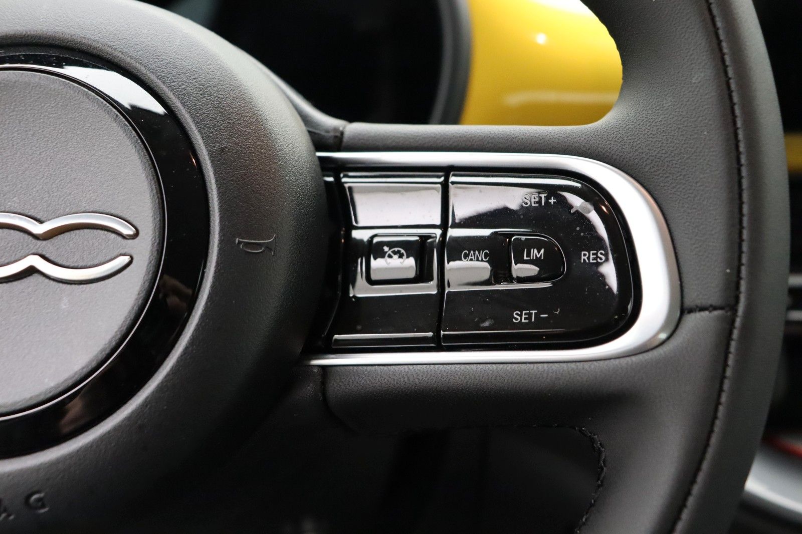 Fahrzeugabbildung Fiat 500 1.0 FireFly Hybrid Torino