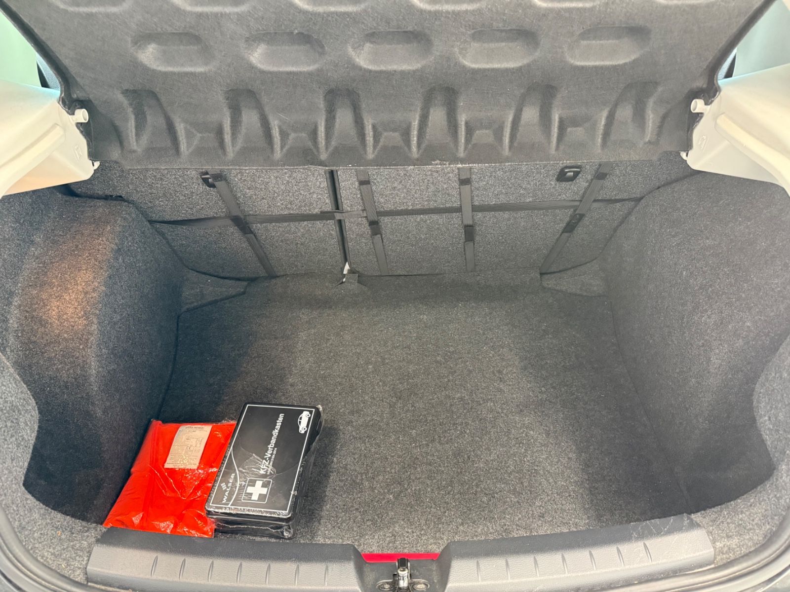 Fahrzeugabbildung SEAT Ibiza Lim. FR, Klimaauto., Sitzheizung