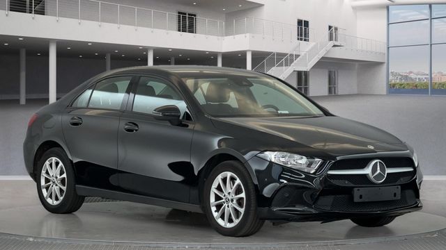 Fahrzeugabbildung Mercedes-Benz A 250 e Navi+MBUX+Spur+CarPlay+DAB