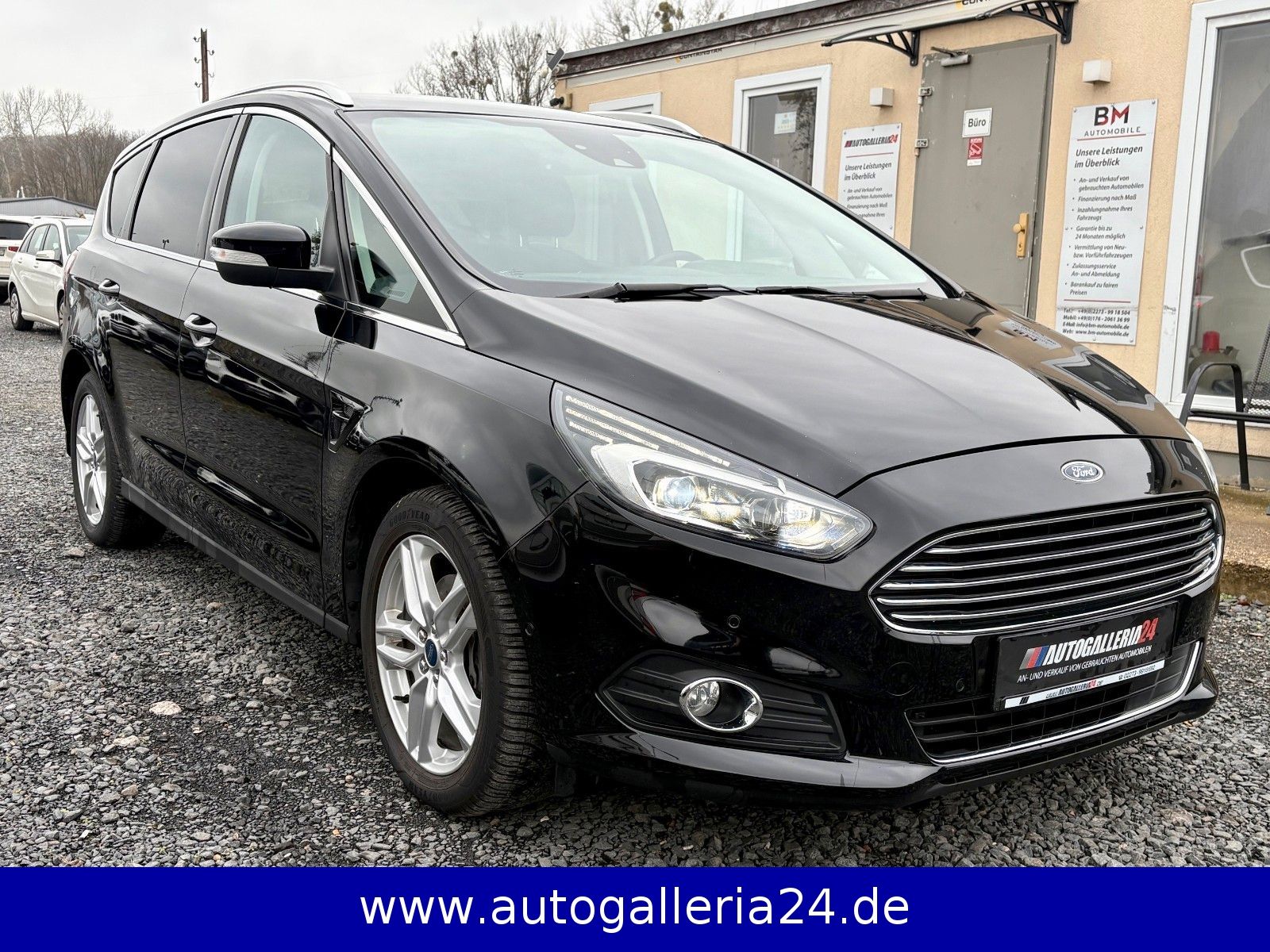 Fahrzeugabbildung Ford S-MAX 2.0 TITANIUM Aut. Navi LED 7-SITZER SPORTS