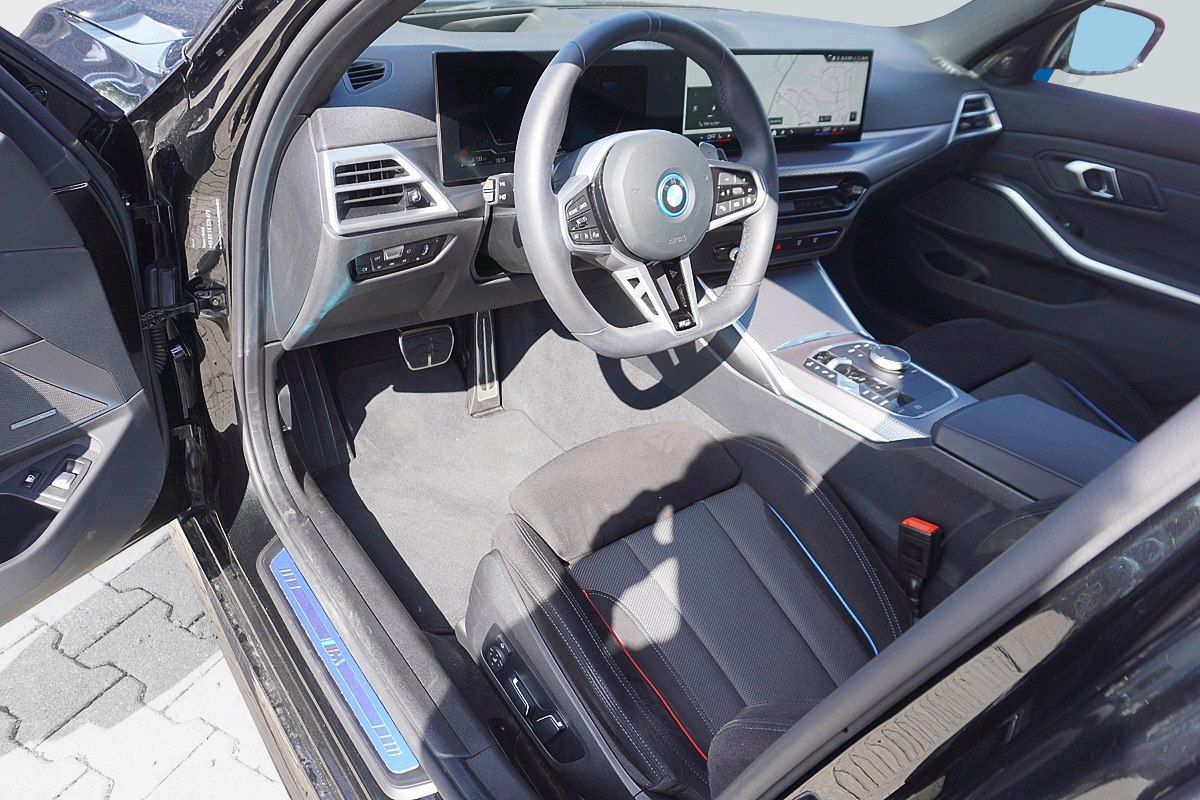 BMW 330e xDrive Touring M Sport HeadUp AHK Glasdach foto 3