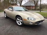 Jaguar XK 8 - Jaguar XK8 aus 2001