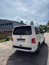 Volkswagen T5 Multivan  - weiße Volkswagen T5 Multivan