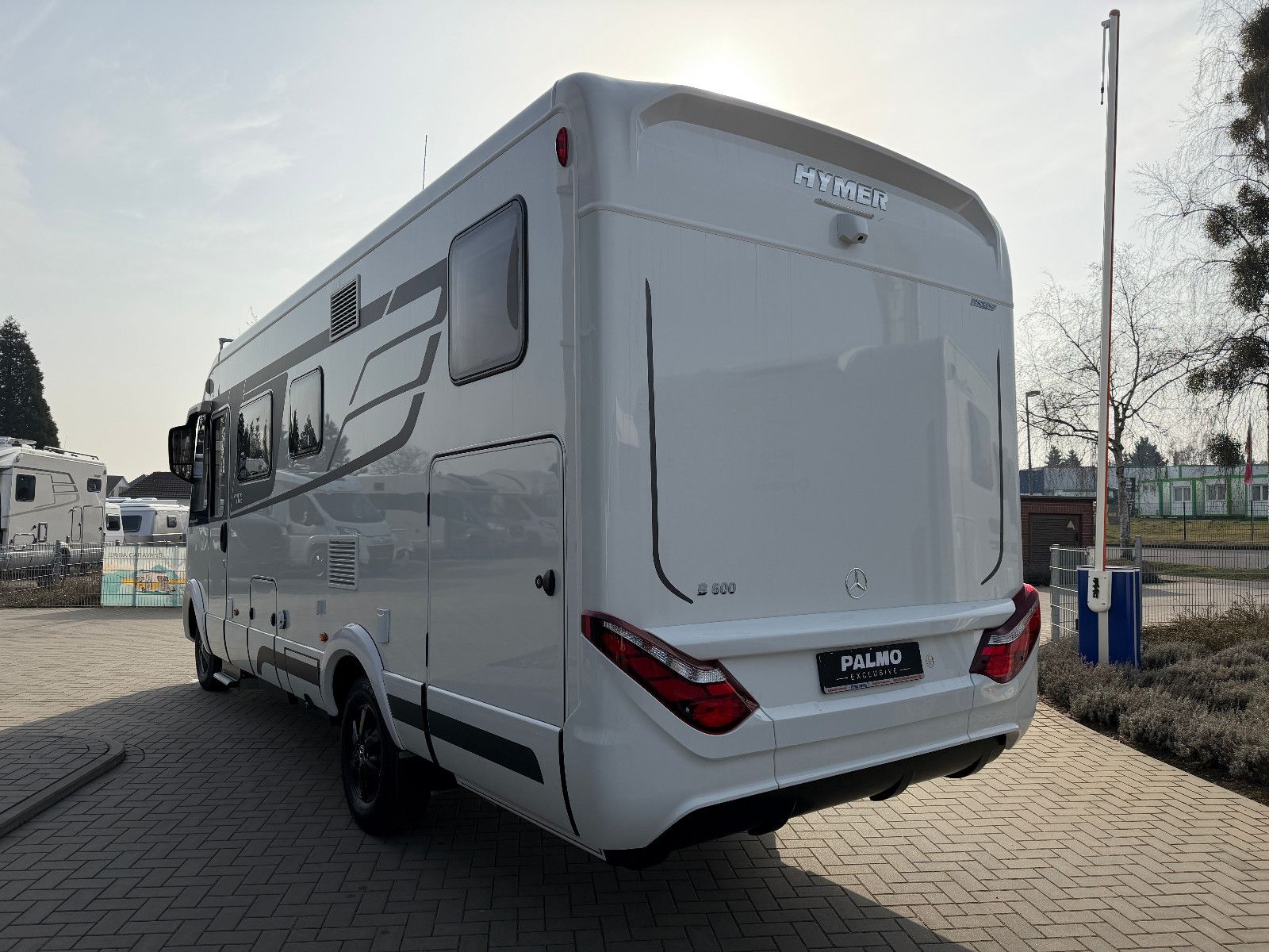 Fahrzeugabbildung HYMER / ERIBA / HYMERCAR B-Klasse MC-I White Line 600 - Vollausstattung!